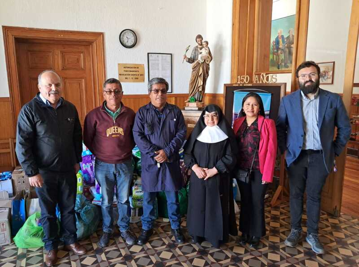 VISITA Y ENTREGA SOLIDARIA AL HOGAR DE ANCIANOS NUESTRA SEÑORA DE ANDACOLLO